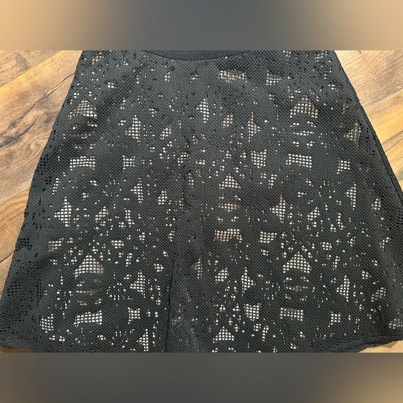 Ann Taylor Black Lace Overlay A-Line Skirt | Size 0 - Picture 3 of 7